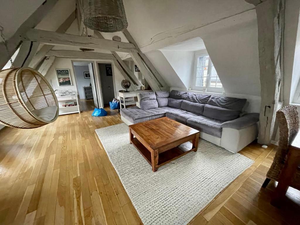 Sous Les Clochers De Rouen - Spacieux Logement מראה חיצוני תמונה